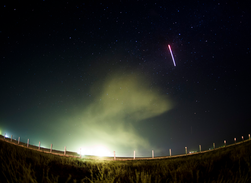 Illustration for article titled These Night Launch Photos of the Soyuz Are Straight Out of a Movie